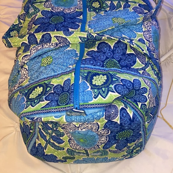 NEW VERA BRADLEY DUFFEL BAG - Picture 2 of 6